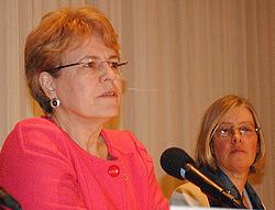 NOAA Administrator Dr. Jane Lubchenco, left, and report co-author WRI's Lauretta Burke at the launch event in Washington, DC.